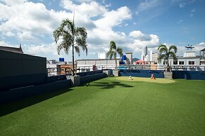 Alfresco Phuket Hotel