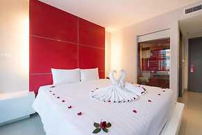 Alfresco Phuket Hotel