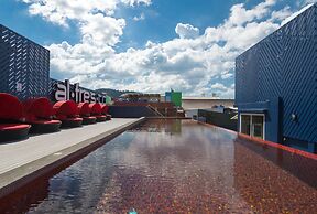 Alfresco Phuket Hotel