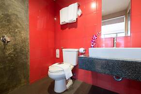 Alfresco Phuket Hotel