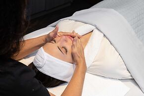 The Mosey Buffalo Williamsville, Tapestry Collection by Hilton