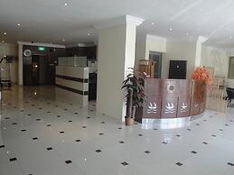 Marina Royal Hotel Suites