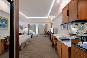 Sunlake Waterfront Resort and Convention