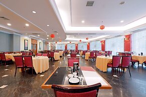 Sunlake Waterfront Resort and Convention