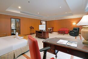 Sunlake Waterfront Resort and Convention