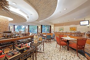 Sunlake Waterfront Resort and Convention