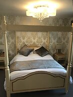 Three Queens Hotel