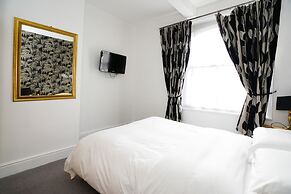 Three Queens Hotel