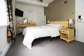 Three Queens Hotel