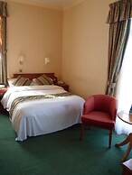 Three Queens Hotel