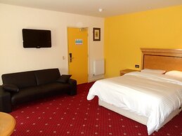 Three Queens Hotel