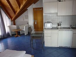 Hotel Wo Der Hahn Kräht