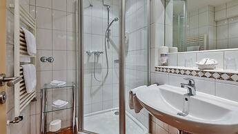 Alpenhotel Fischer - Adults Only
