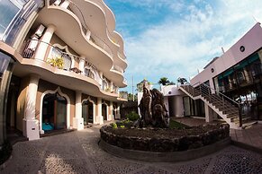 Dharma Beach Hotel