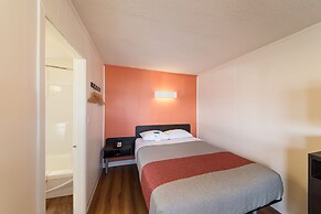 Motel 6 Cranbrook, BC