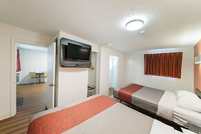 Motel 6 Cranbrook, BC