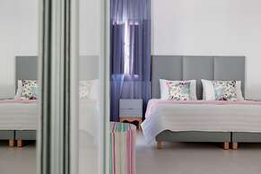 Mar n Mar Crown Hotel and Suites