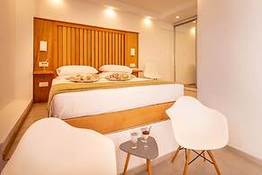 Mar n Mar Crown Hotel and Suites