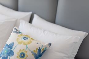 Mar n Mar Crown Hotel and Suites