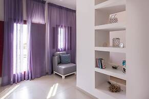 Mar n Mar Crown Hotel and Suites