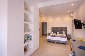 Mar n Mar Crown Hotel and Suites