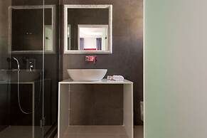 Mar n Mar Crown Hotel and Suites