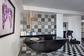 Mar n Mar Crown Hotel and Suites