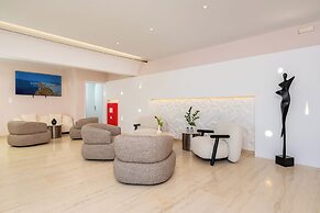 Nikos Hotel