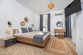 Nikos Hotel