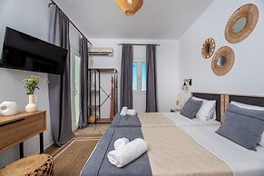 Nikos Hotel