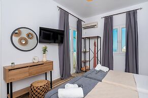 Nikos Hotel