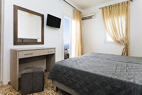 Nikos Hotel