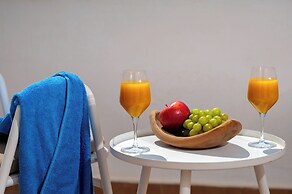 Nikos Hotel