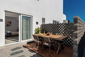 Nikos Hotel