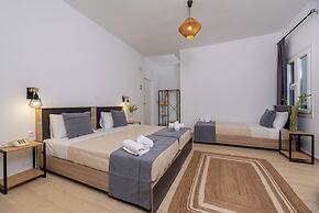 Nikos Hotel