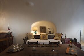 Heliophos Boutique Caves