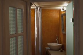 Heliophos Boutique Caves