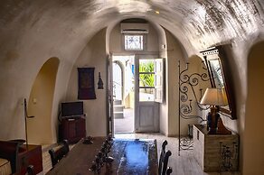 Heliophos Boutique Caves