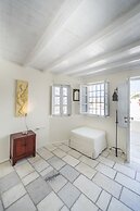 Heliophos Boutique Caves