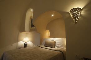 Heliophos Boutique Caves