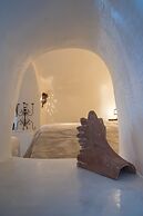 Heliophos Boutique Caves