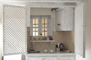 Heliophos Boutique Caves