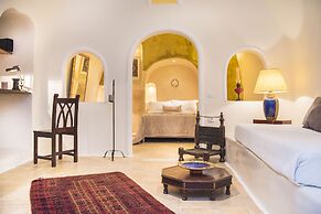 Heliophos Boutique Caves