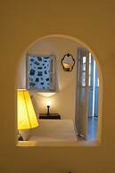 Heliophos Boutique Caves