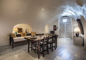 Heliophos Boutique Caves