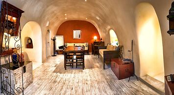 Heliophos Boutique Caves