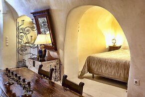 Heliophos Boutique Caves