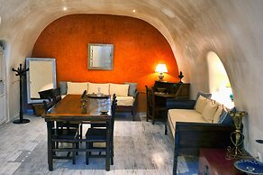 Heliophos Boutique Caves