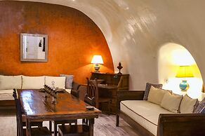 Heliophos Boutique Caves