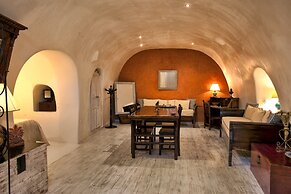 Heliophos Boutique Caves